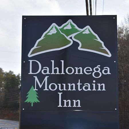 Dahlonega Mountain Inn Buitenkant foto