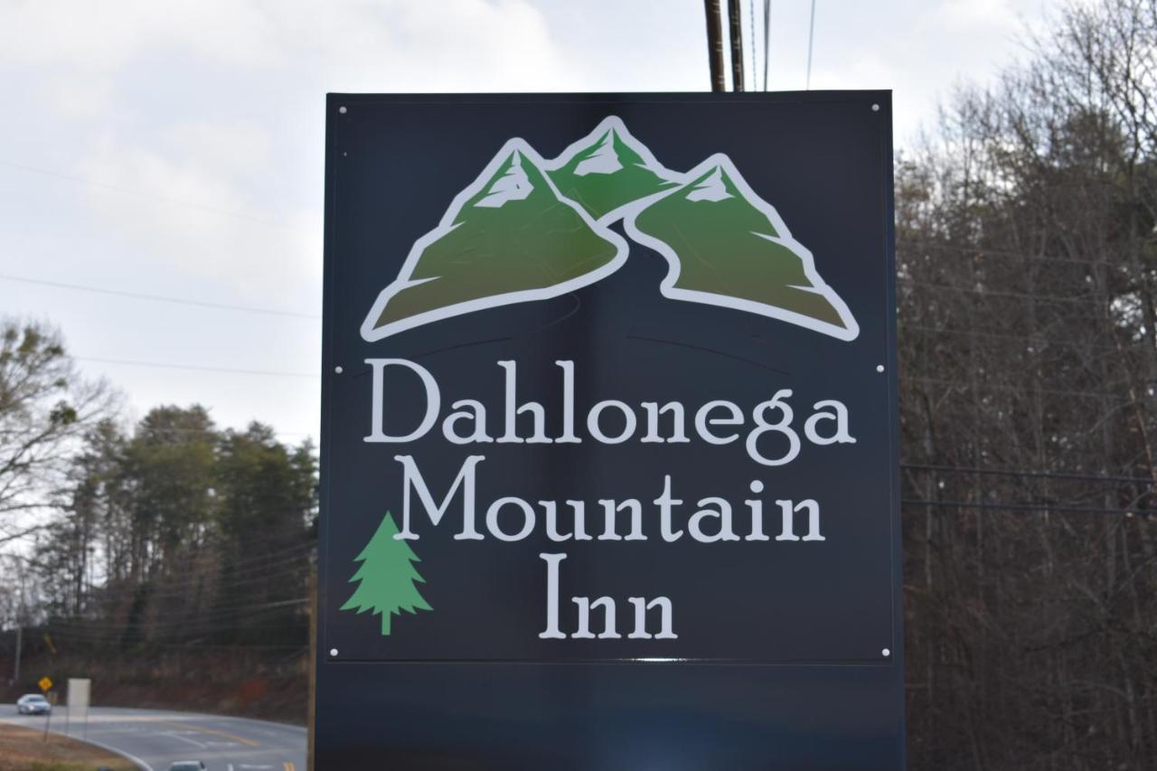 Dahlonega Mountain Inn Buitenkant foto